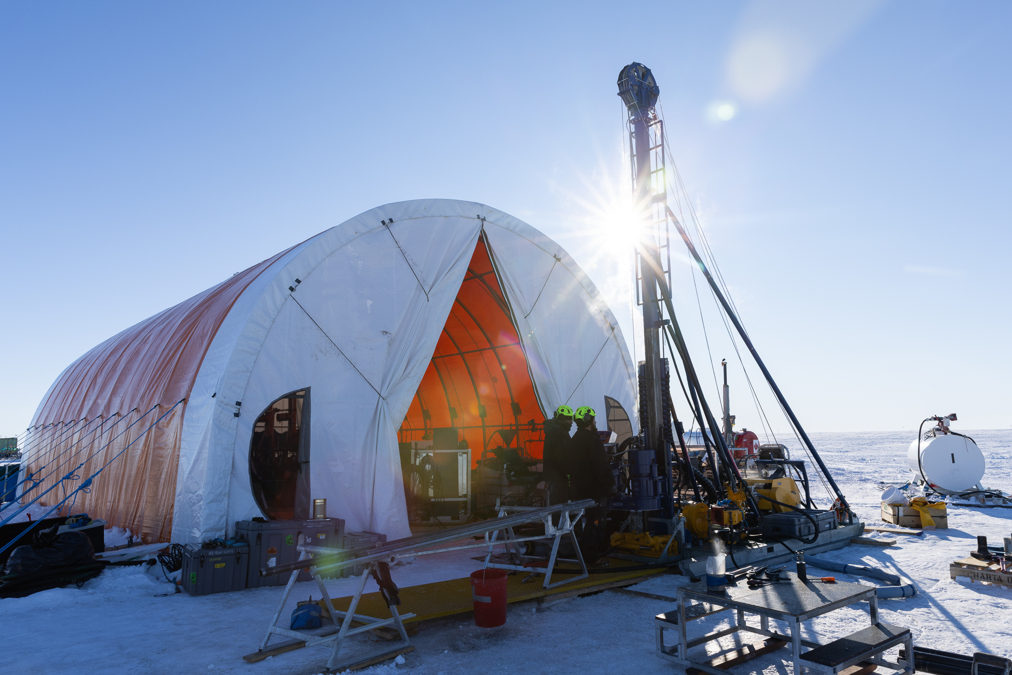 Drillers working through the night credit Ana Tovey SWAIS2C